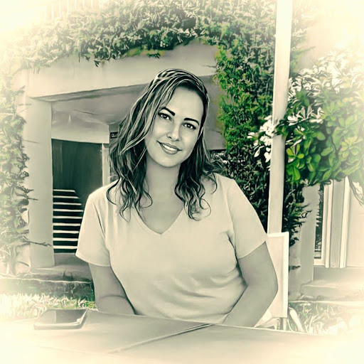 Perla Fuentes Photo 8