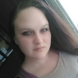 Sarah Abraham Photo 14
