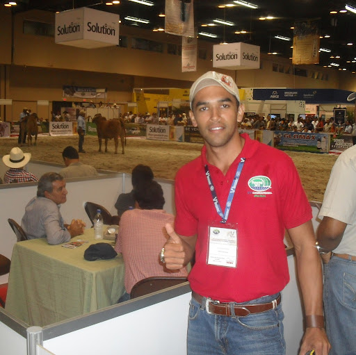 Efrain Perez Photo 5