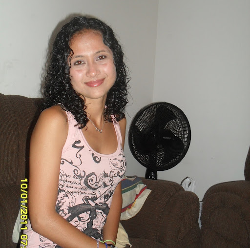 Julia Araujo Photo 7
