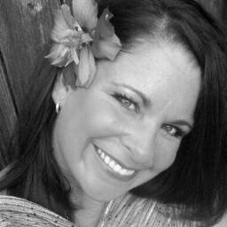Aimee Grant Photo 12