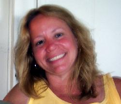 Julie Clark Photo 38