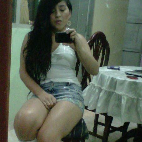 Stephanie Valenzuela Photo 5