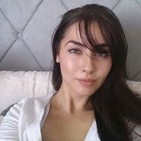 Lisa Hernandez Photo 32
