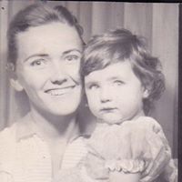 Esther Ellis Photo 9