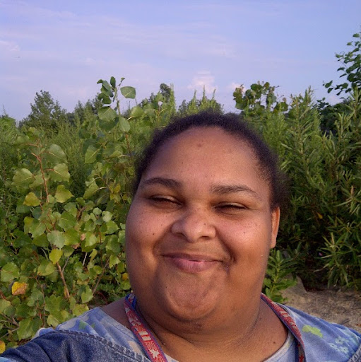 Mary Angulo Photo 17
