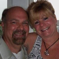 Lisa Desantis Photo 14