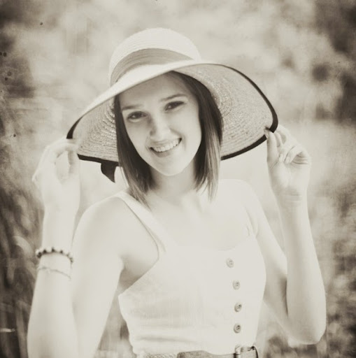 Sarah Girard Photo 7