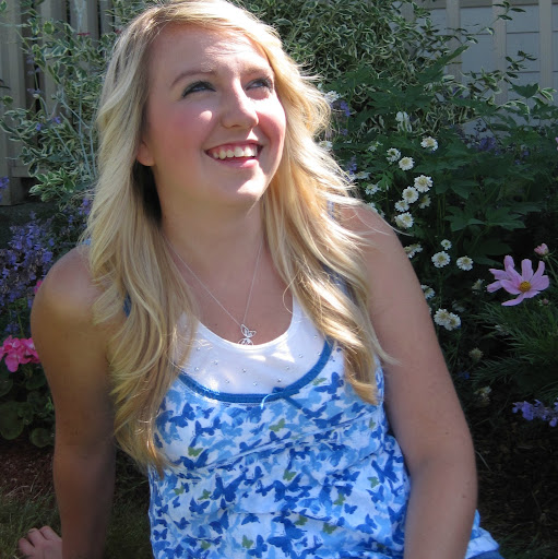 Elizabeth Ostrom Photo 14