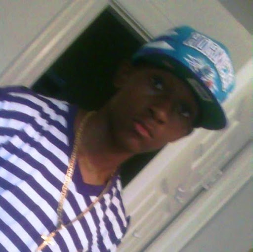 Christopher Larkins Photo 9