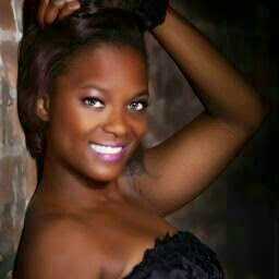 Stephanie Askew Photo 23