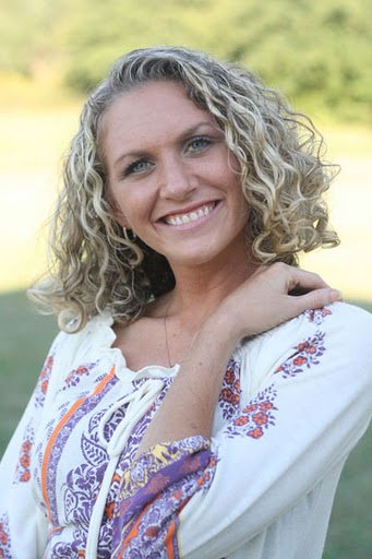Stephanie Szabo Photo 25