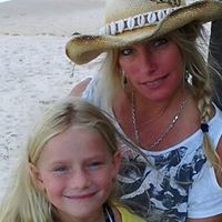Dina Cook Photo 3