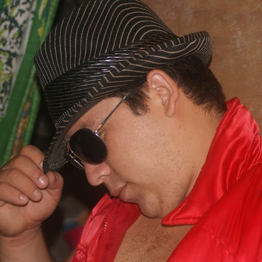 Adan Gomez Photo 16