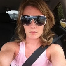 Nikki Robbins Photo 9