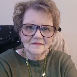 Darlene Thompson Photo 36