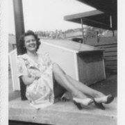 Ruth Arnold Photo 44