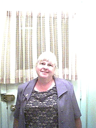 Louise Holmes Photo 21