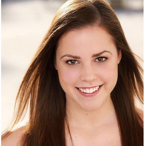 Emily Singleton Photo 7