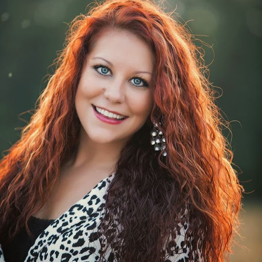 Elizabeth Russell Photo 47