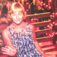 Elizabeth Wade Photo 13
