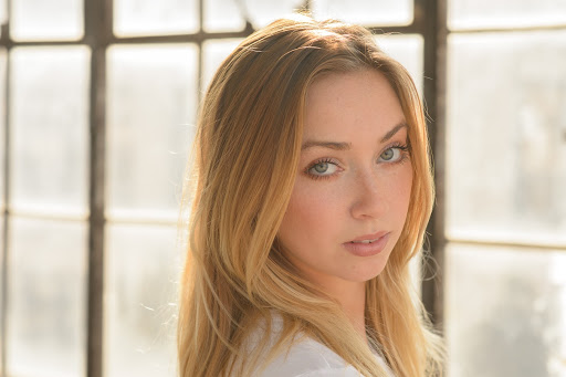 Julia Hines Photo 8