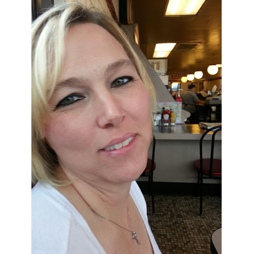 Kimberly Skaggs Photo 17