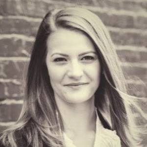 Sarah Andrews Photo 43