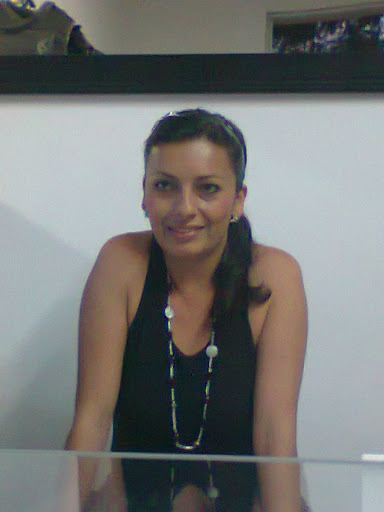 Angela Molano Photo 20