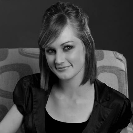 Elise Howell Photo 15