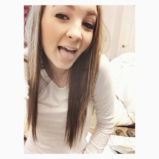 Daisy Anderson Photo 20