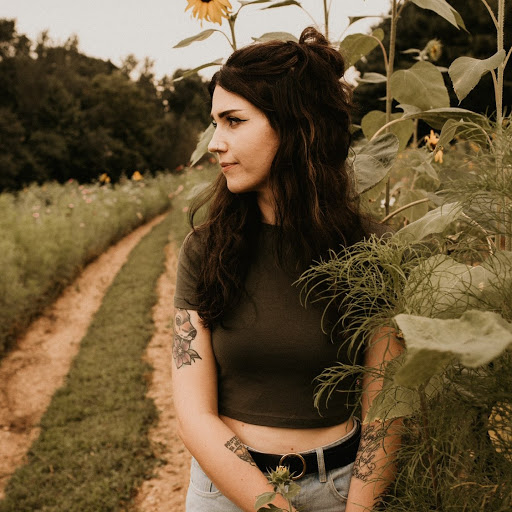 Emily Meeks Photo 6