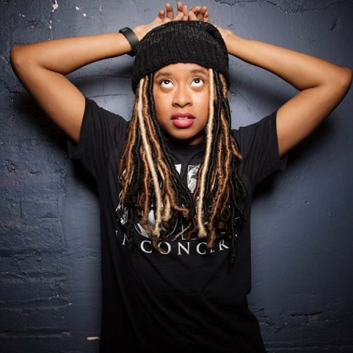 Phoebe Robinson Photo 10