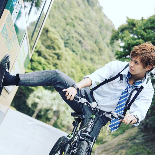 Li Ye Photo 23