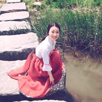 Angela Yang Photo 23