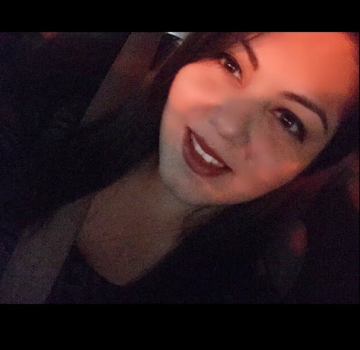 Caroline Castaneda Photo 6