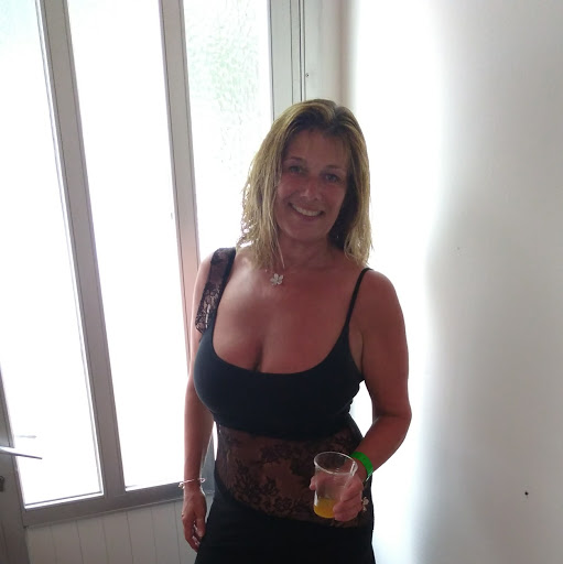Julia Chappell Photo 17