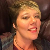 Elizabeth Smalley Photo 28