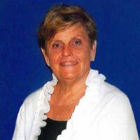 Suzanne Robinson Photo 31