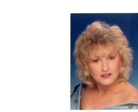Debbie Roberts Photo 33