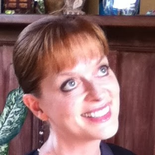 Julia Larson Photo 16