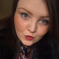 Robyn Lambert Photo 17