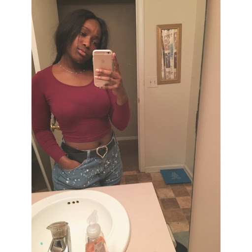 Ebony Johnson Photo 17