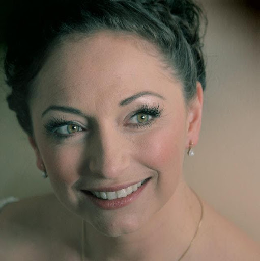 Elizabeth Downing Photo 10