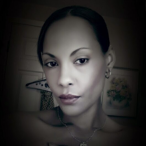 Renee Pierce Photo 30