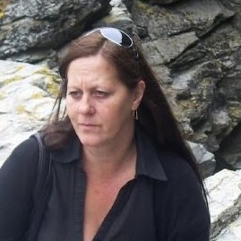 Julie Watkins Photo 35