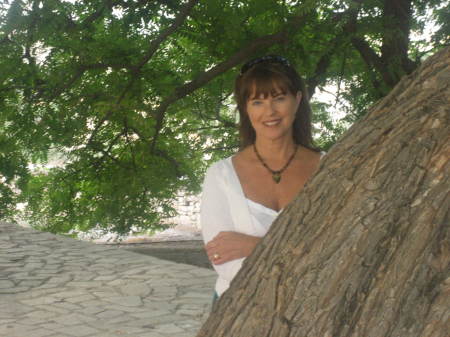 Elizabeth Locke Photo 28