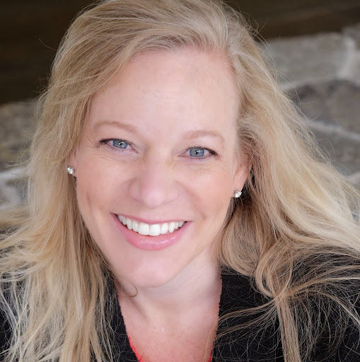 Lisa Perry Photo 17