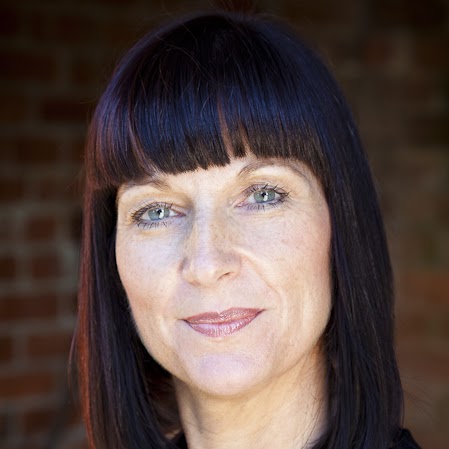 Elizabeth Oldfield Photo 28