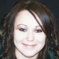 April Groves Photo 16